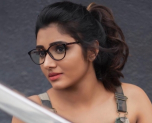 Actress Adhiti