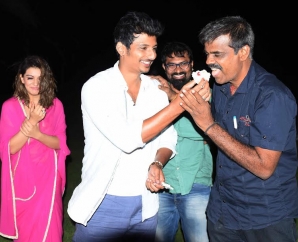 Jiiva Celebrates his Birthday @ Pokkiri Raja Set